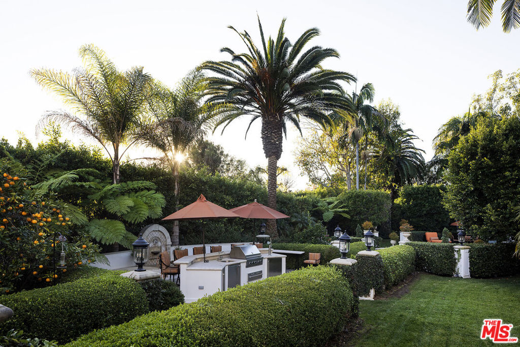 531 S Rossmore Avenue