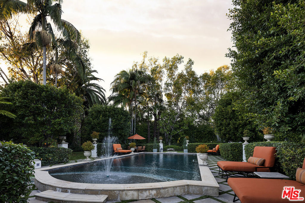 531 S Rossmore Avenue