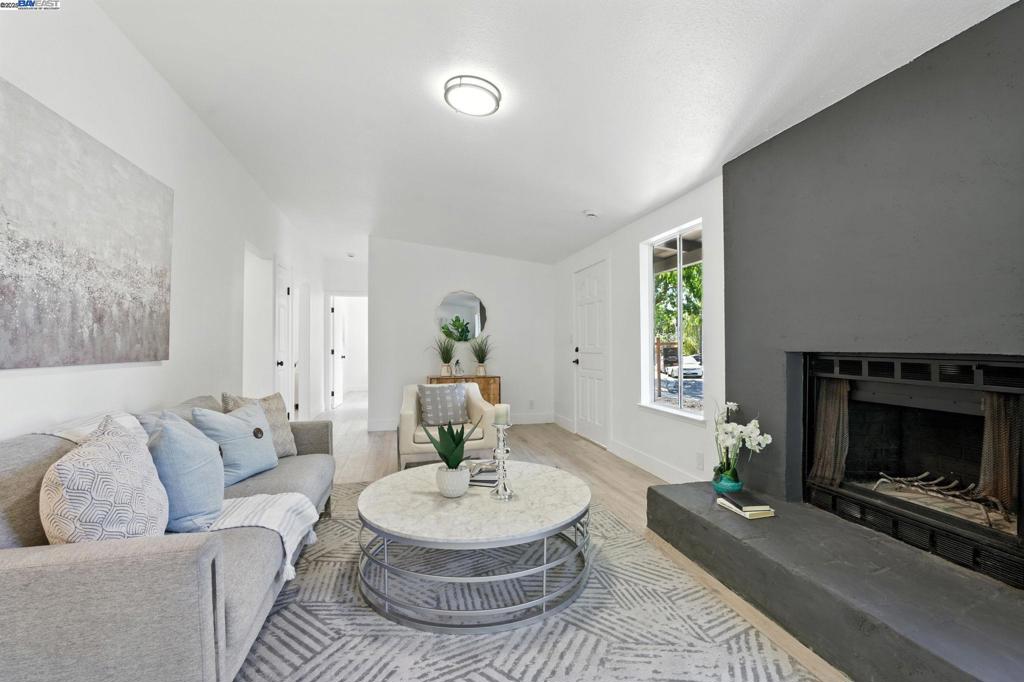 4605 Driftwood Ct