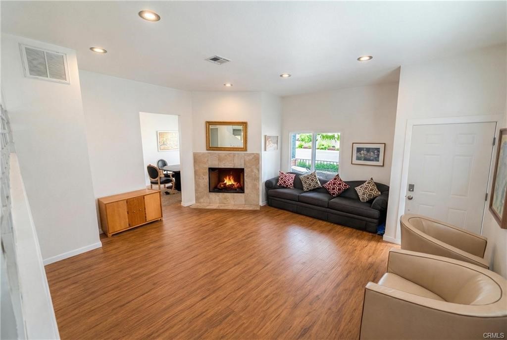 537 Cypress