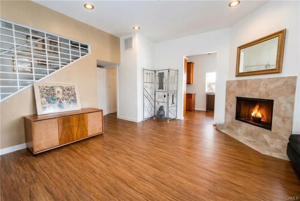 537 Cypress