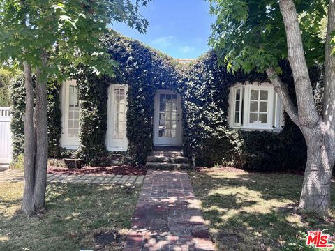 Photo of 2621 Military Avenue, Los Angeles, CA 90064 (MLS # 26836295)