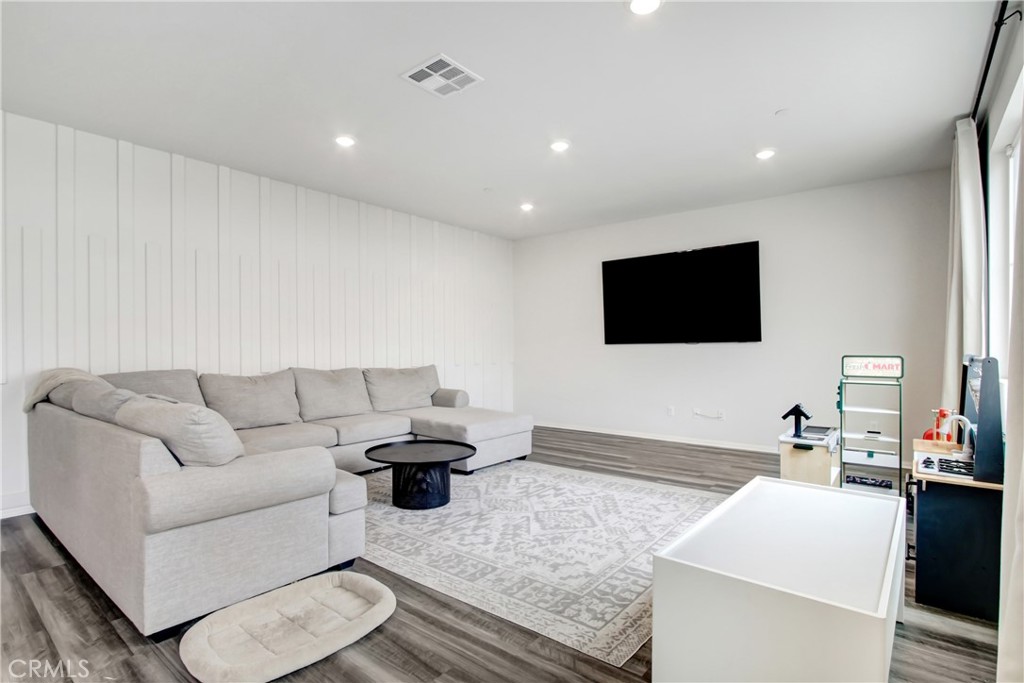 24278 Fair Oaks Court
