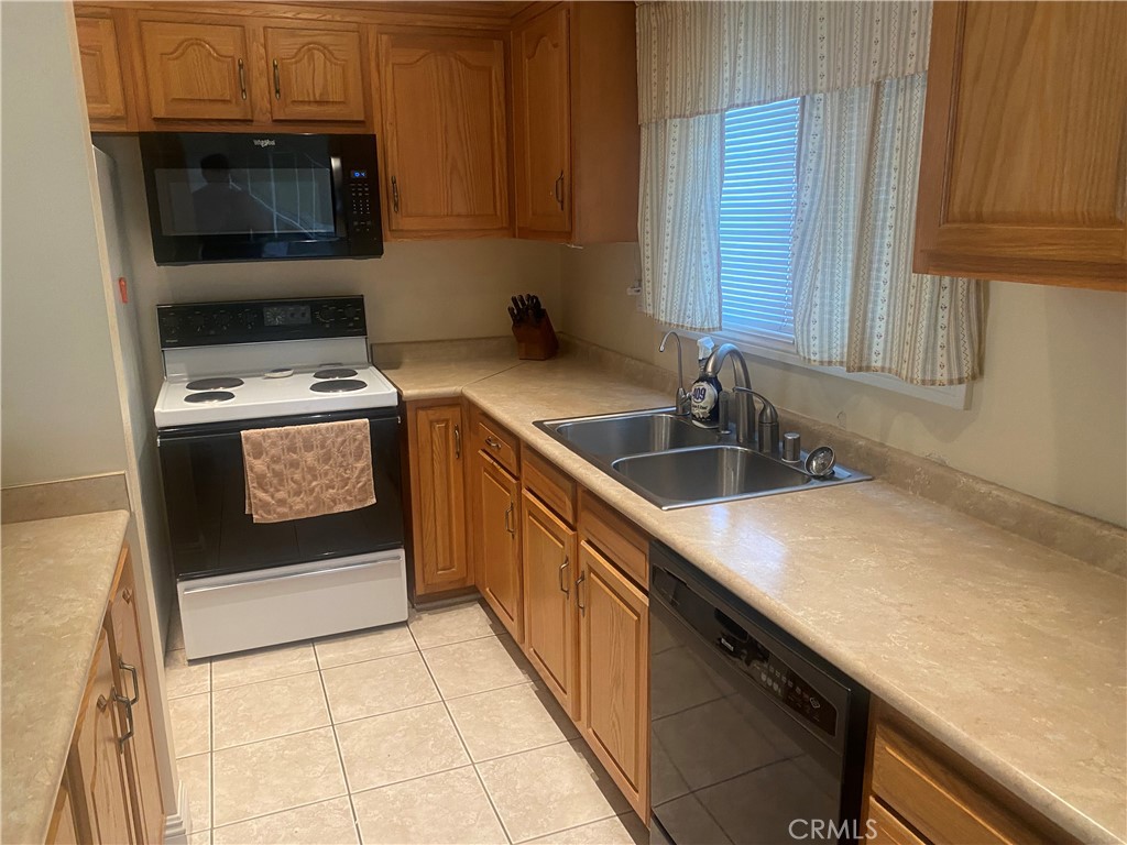 Properties 2 3342 Bradbury Road 20