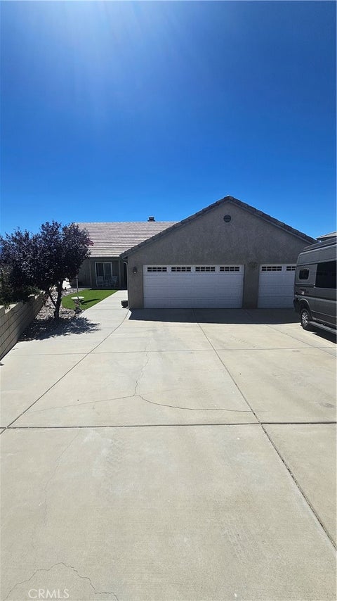 Photo of 15455 Halinor ST, Hesperia, CA 92345 (MLS # CV26194900)
