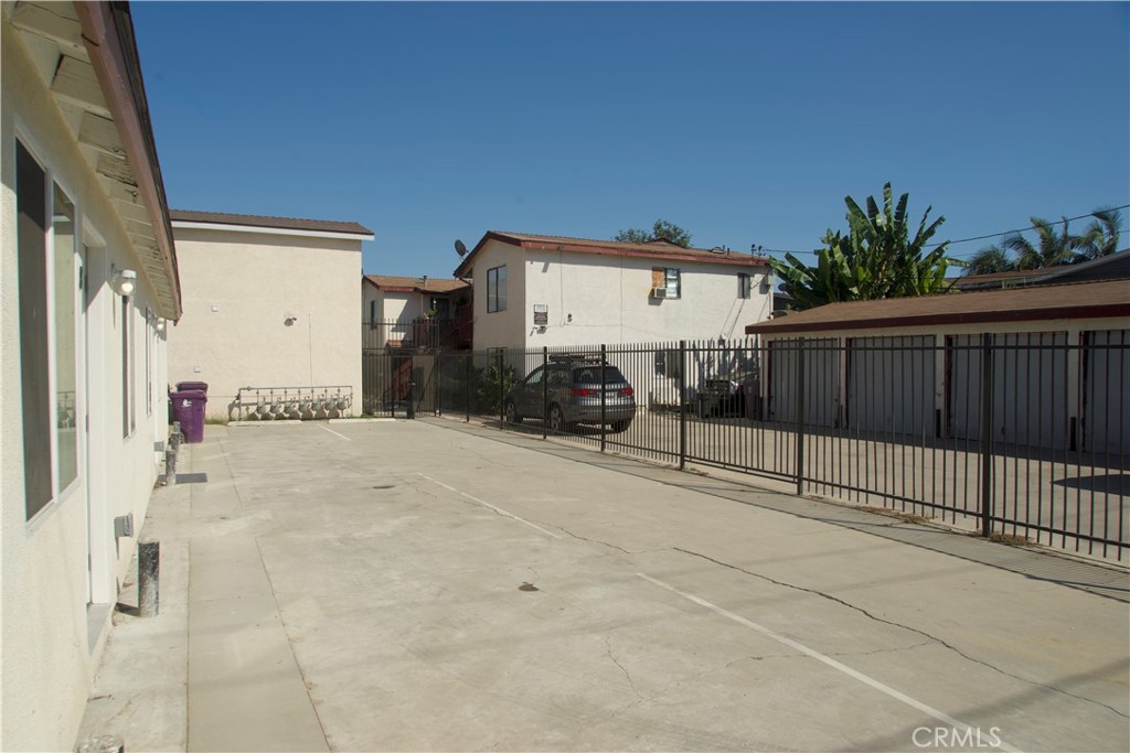 Wrigley Area (WR) - Residential Income