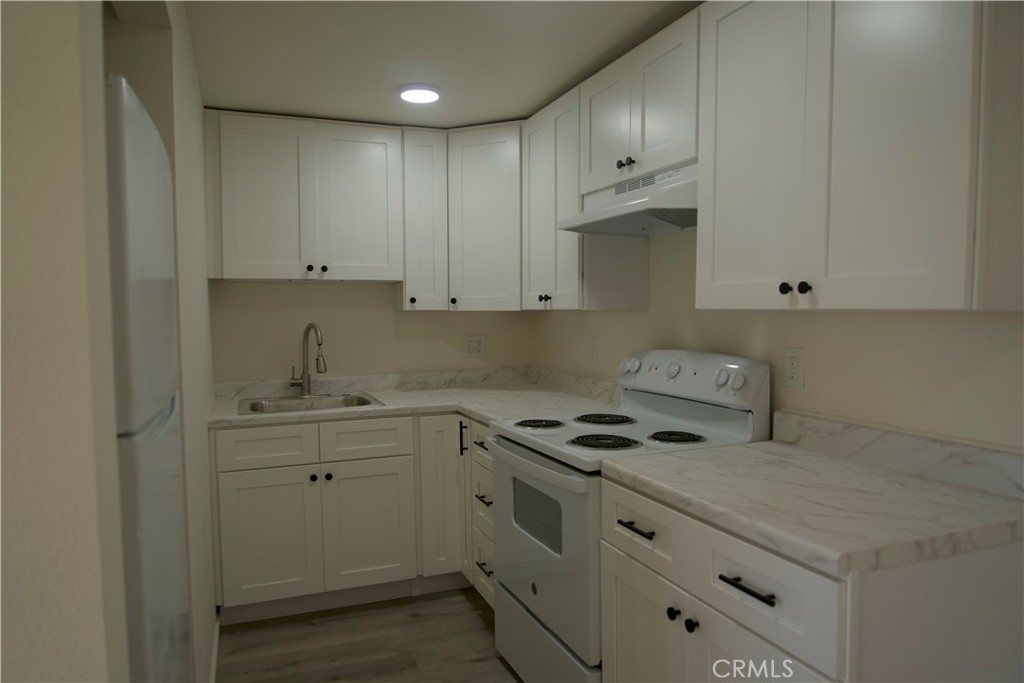 Wrigley Area (WR) - Residential Income