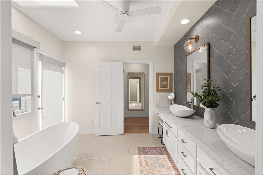 Corona del Mar South of PCH (CDMS) - Residential