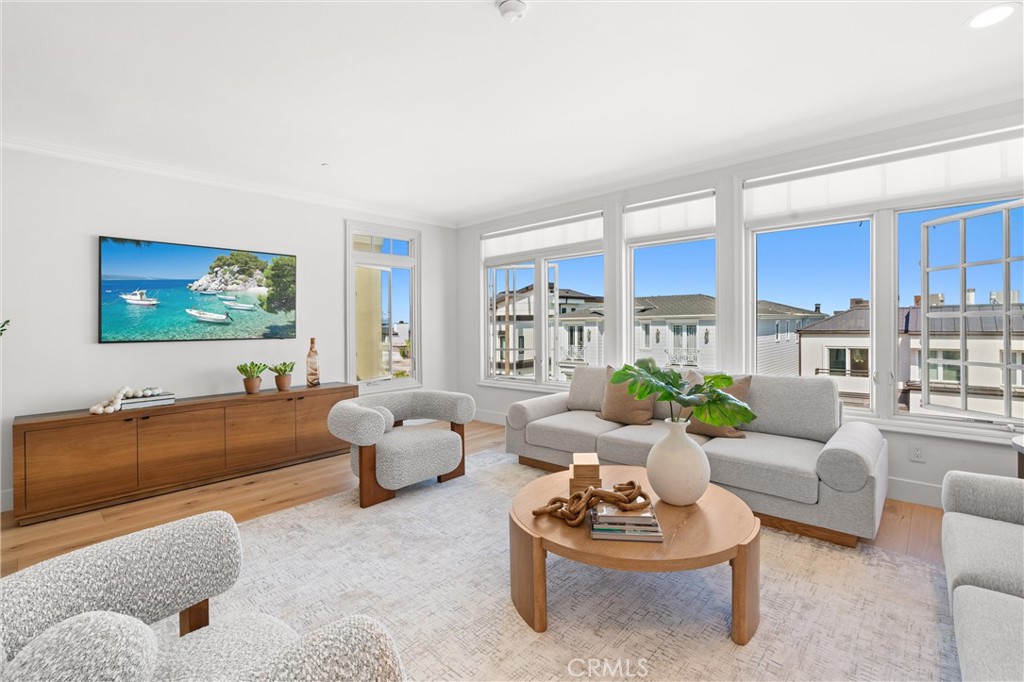 Corona del Mar South of PCH (CDMS) - Residential