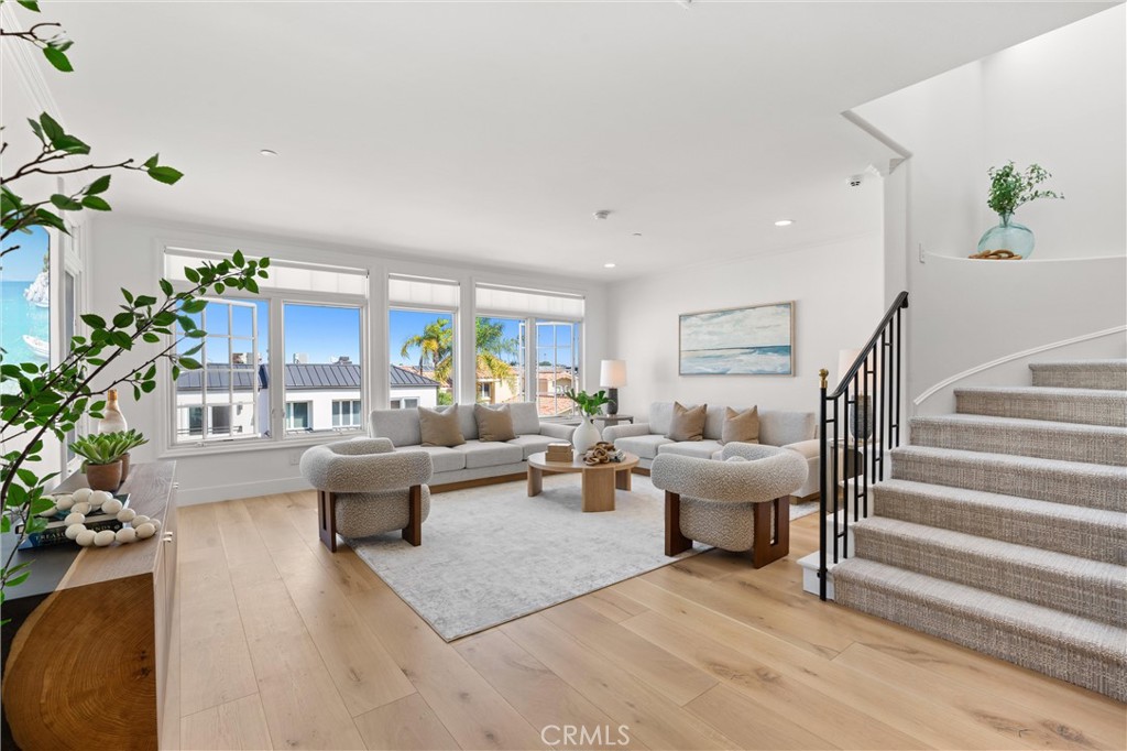 Corona del Mar South of PCH (CDMS) - Residential