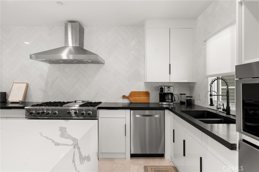 Corona del Mar South of PCH (CDMS) - Residential