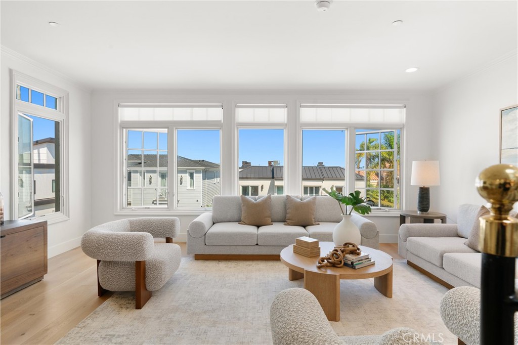 Corona del Mar South of PCH (CDMS) - Residential