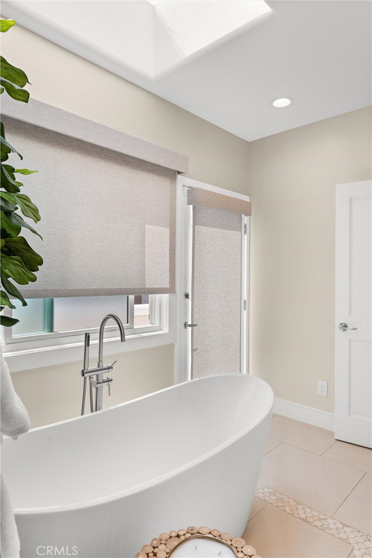 Corona del Mar South of PCH (CDMS) - Residential