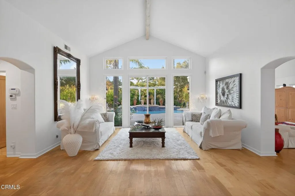 Ojai, California 93023, United States, 3 Bedrooms Bedrooms, ,3 BathroomsBathrooms,Residential,Active,187170