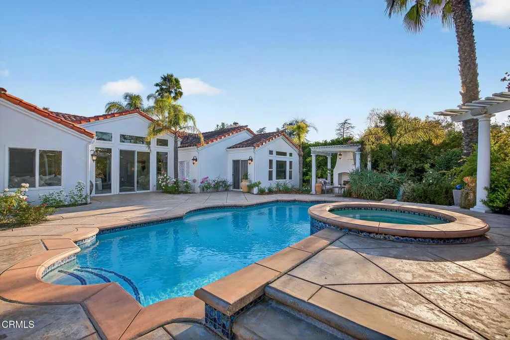 Ojai, California 93023, United States, 3 Bedrooms Bedrooms, ,3 BathroomsBathrooms,Residential,Active,187170