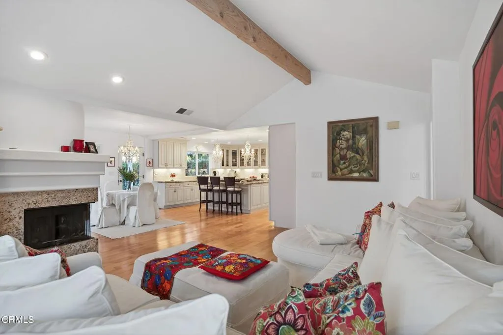 Ojai, California 93023, United States, 3 Bedrooms Bedrooms, ,3 BathroomsBathrooms,Residential,Active,187170