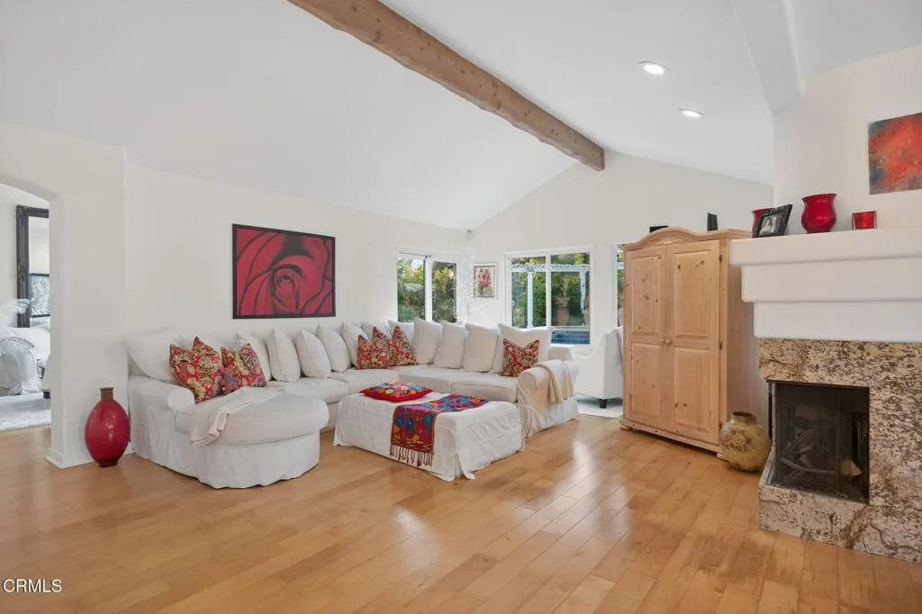 Ojai, California 93023, United States, 3 Bedrooms Bedrooms, ,3 BathroomsBathrooms,Residential,Active,187170