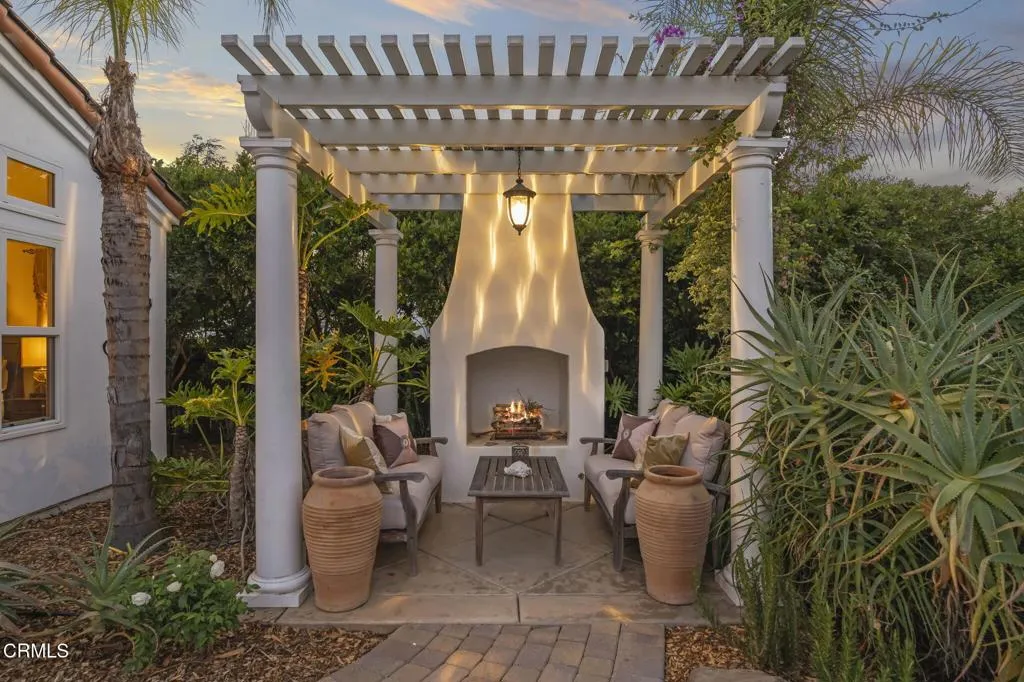 Ojai, California 93023, United States, 3 Bedrooms Bedrooms, ,3 BathroomsBathrooms,Residential,Active,187170