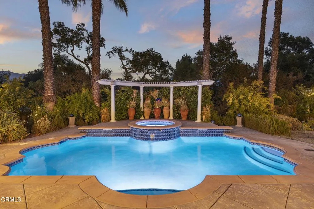 Ojai, California 93023, United States, 3 Bedrooms Bedrooms, ,3 BathroomsBathrooms,Residential,Active,187170