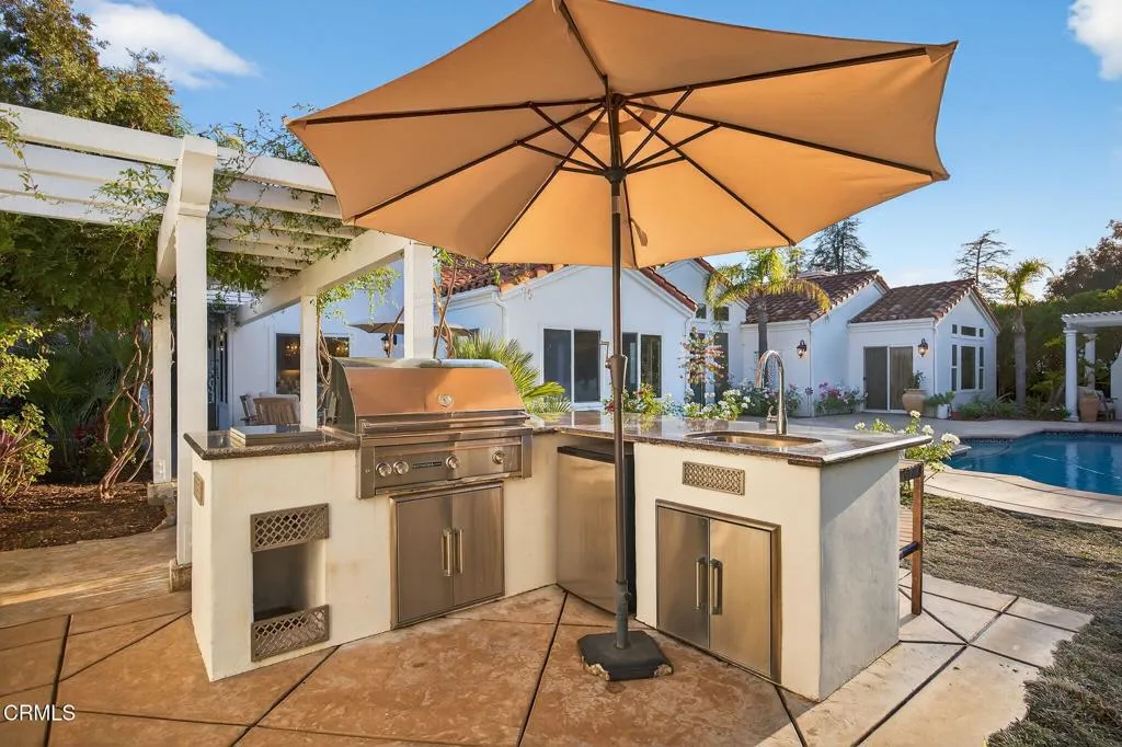 Ojai, California 93023, United States, 3 Bedrooms Bedrooms, ,3 BathroomsBathrooms,Residential,Active,187170