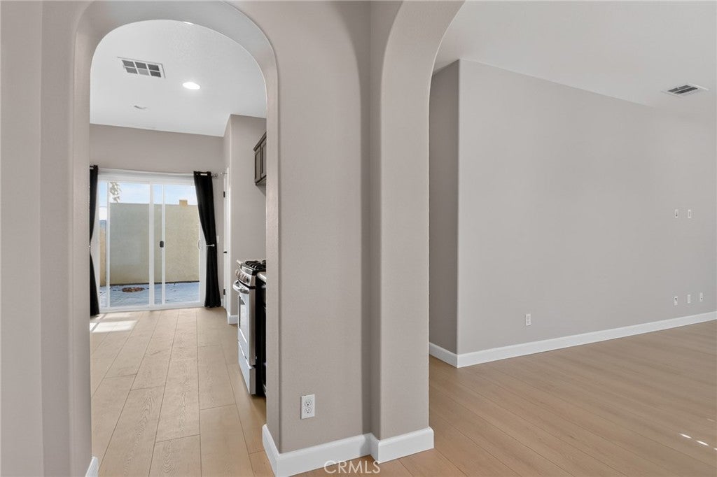 37406 Paseo Violeta