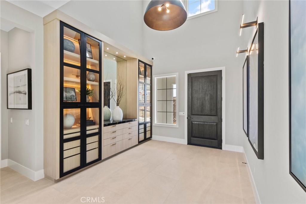 9522 N Andora Avenue