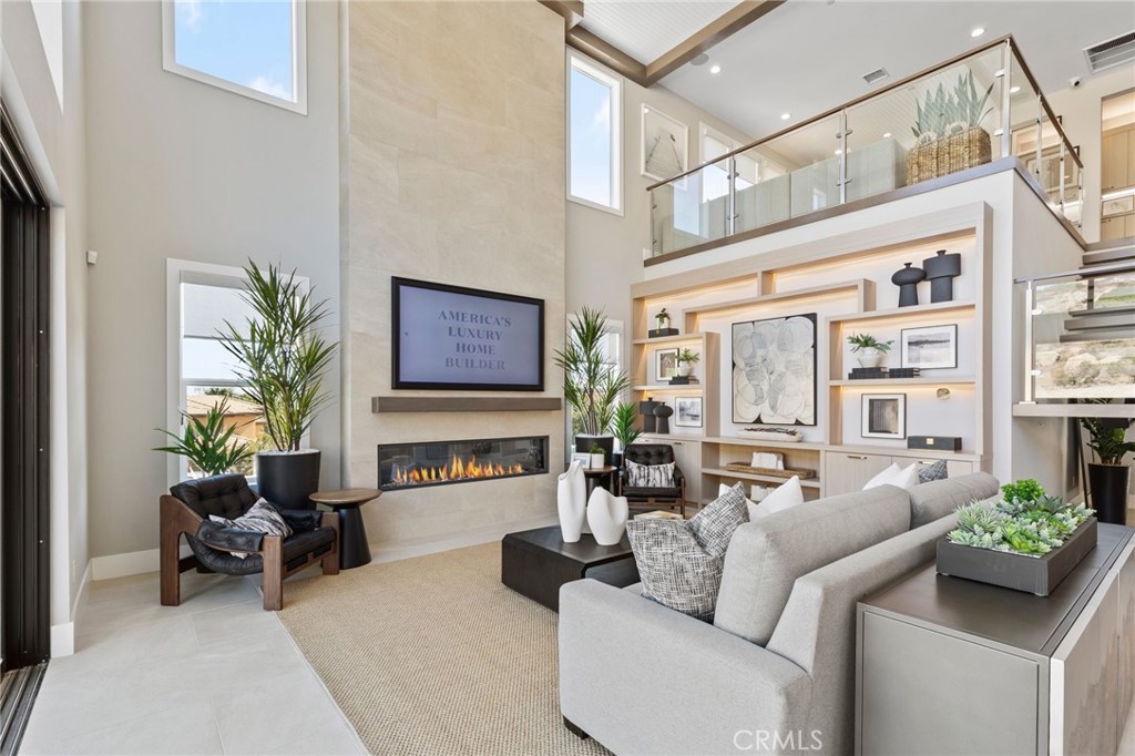 9522 N Andora Avenue