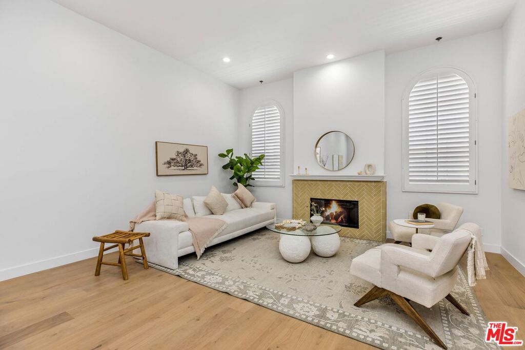 Properties 2 14234 Dickens Street 2