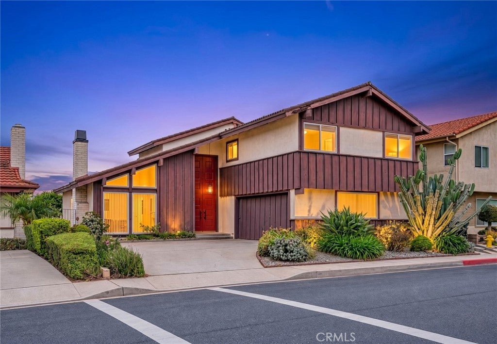 704 Crest Vista Drive
