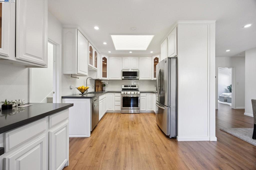BAY FARM - Residential Income