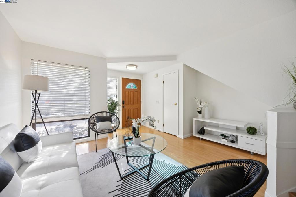 BAY FARM - Residential Income