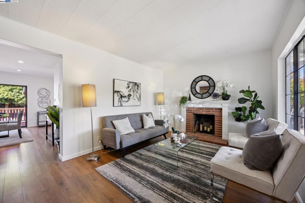 BAY FARM - Residential Income