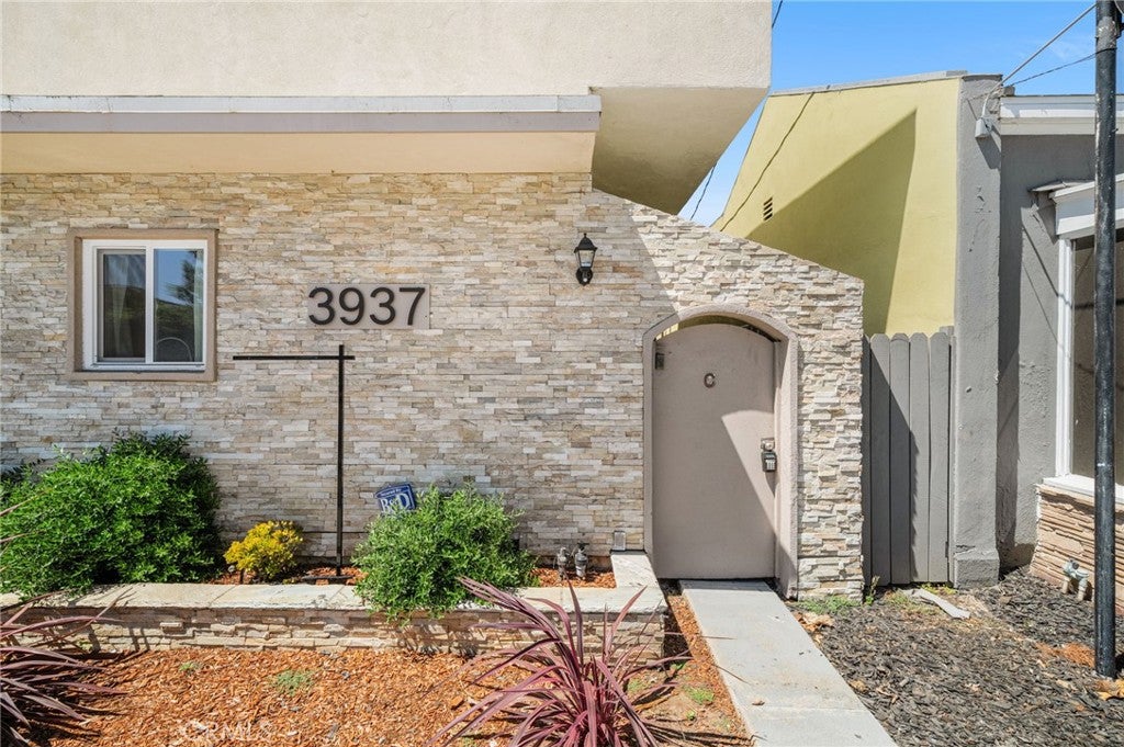 3937 Long Beach