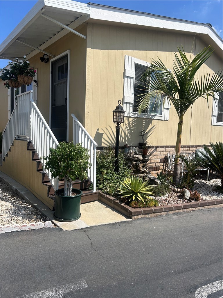 1635 W Covina 104