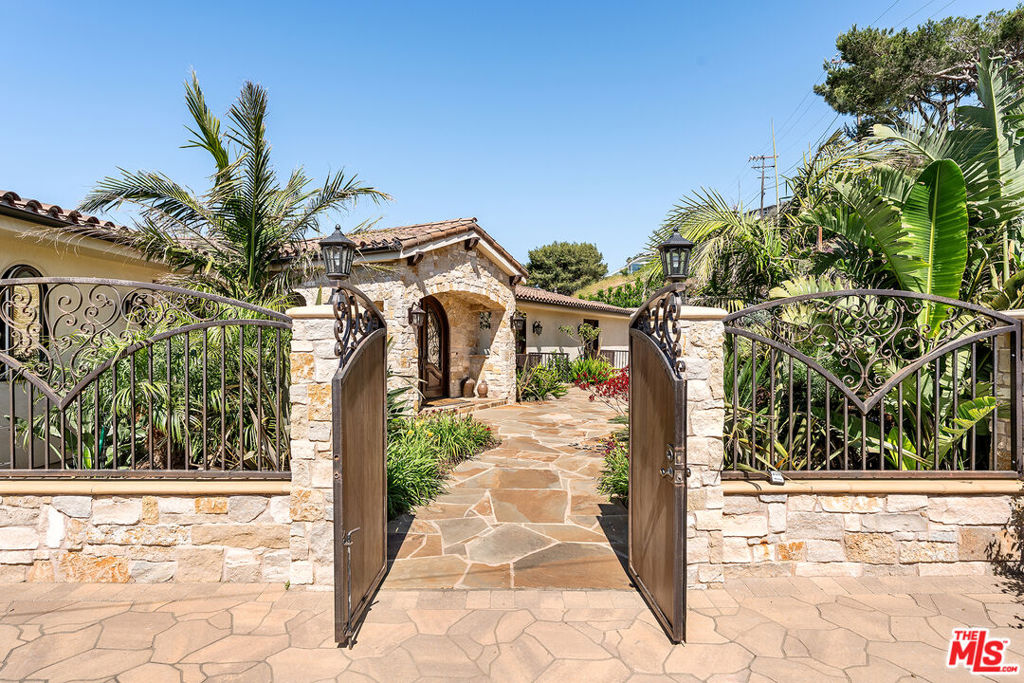 5427 Horizon Drive