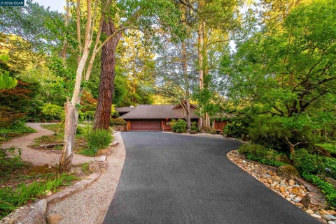 Photo of 1038 Pine Ln LN, Lafayette, CA 94549 (MLS # 41141402)