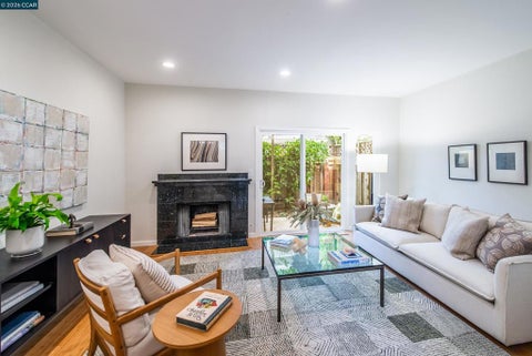 Photo of 917 Hough Ave Ave #9, Lafayette, CA 94549 (MLS # 41146477)