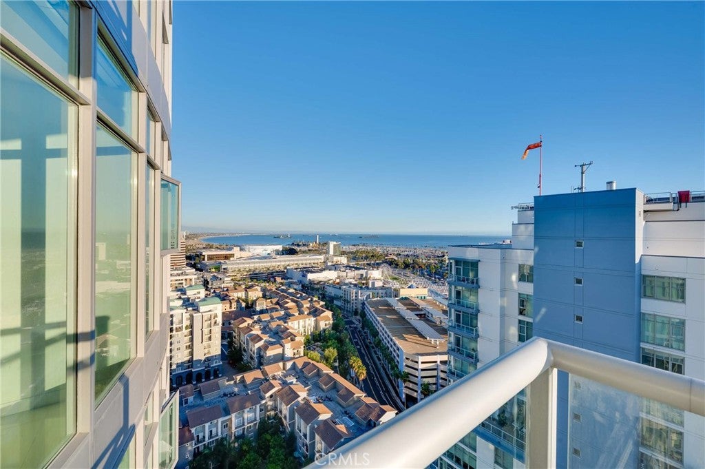 400 W Ocean