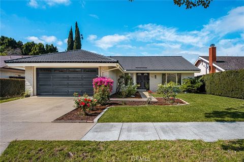 Photo of 762 S Breezy Way Way, Orange, CA 92869 (MLS # PW26027065)