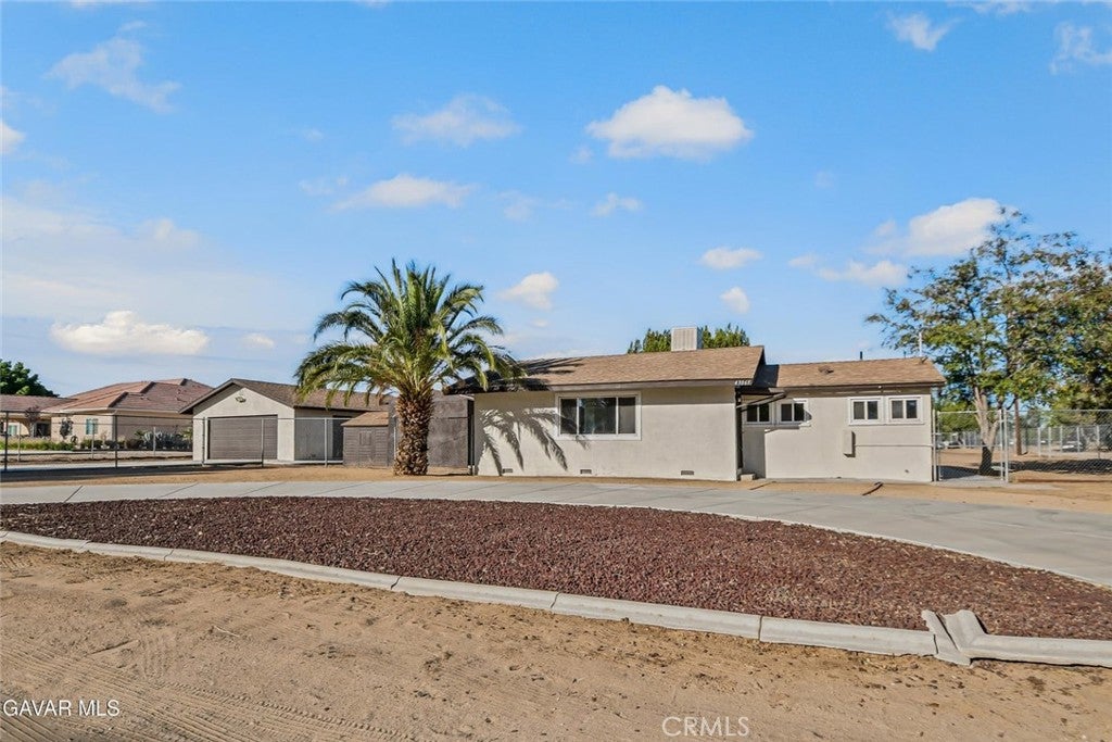 Photo of 43061 41st Street West ST W, Lancaster, CA 93536 (MLS # SR26215294)