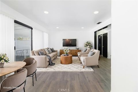 20309 Roscoe Winnetka CA 91306