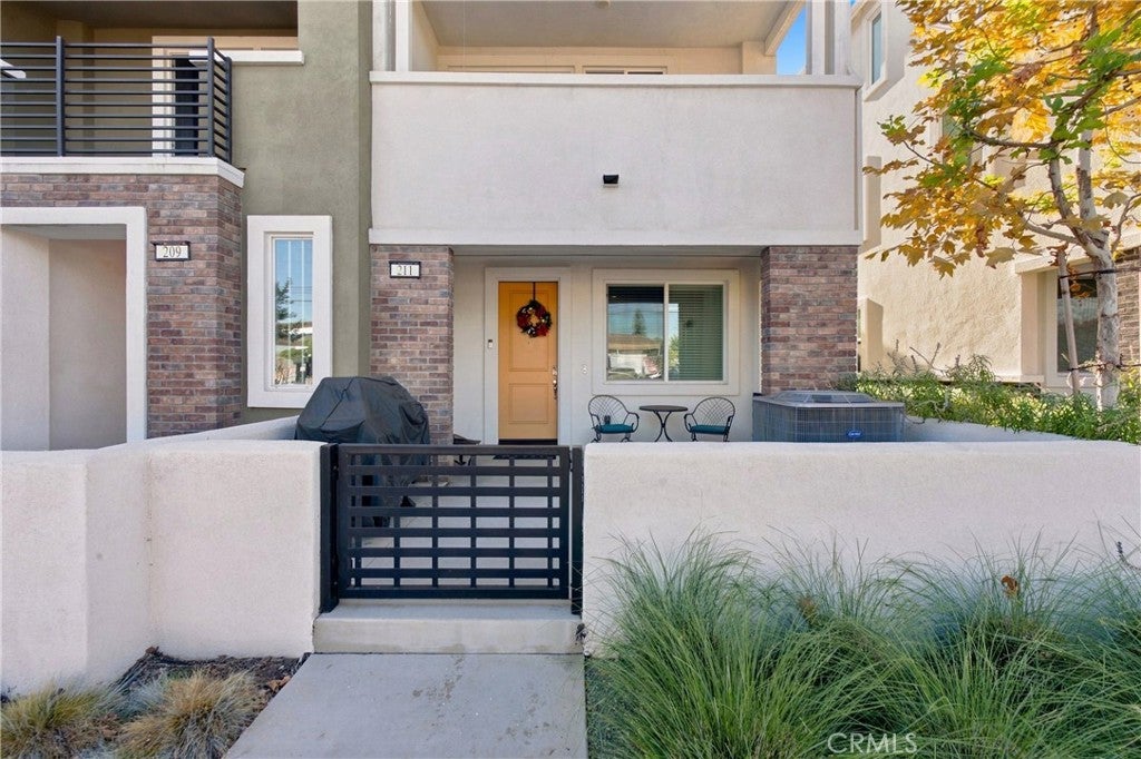 221 N Vincent Avenue
