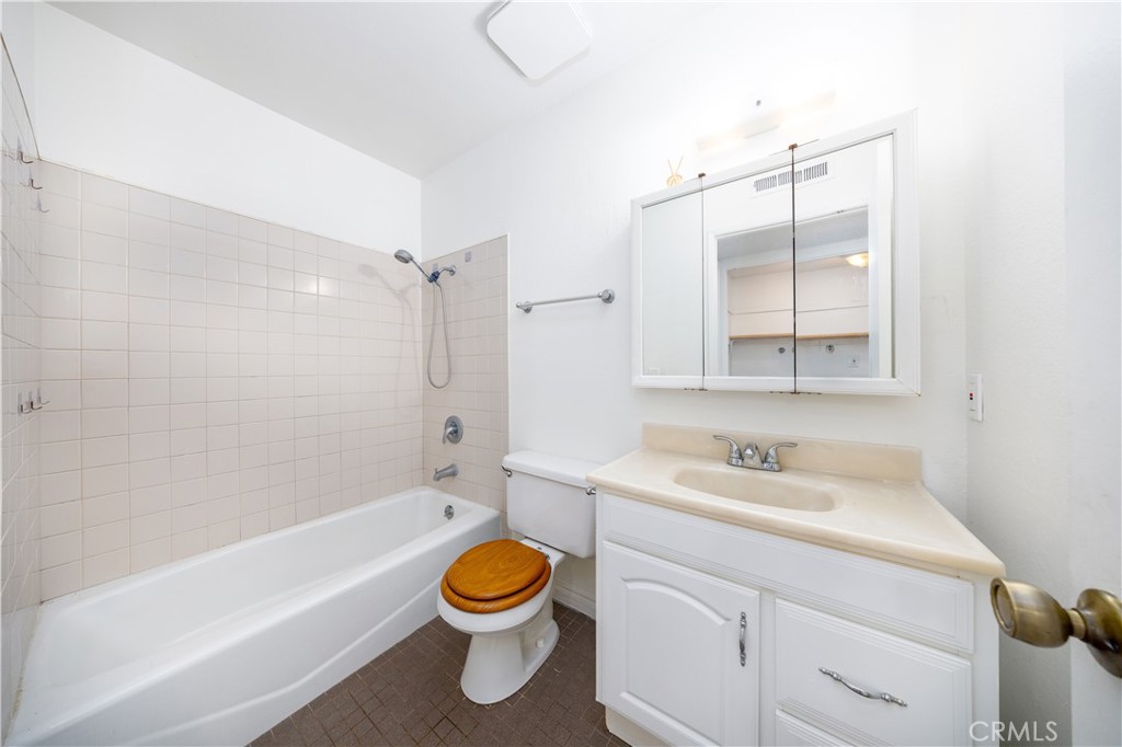 34 Elksford Avenue 3, Irvine CA 92604 - Photo 16
