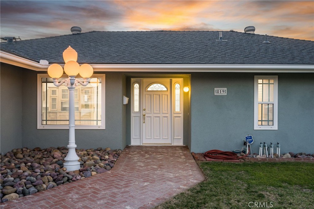 819 N Shaftesbury Avenue