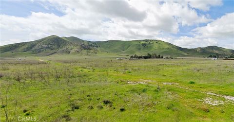 Photo of 11900 Crest Park Trail, Santa Margarita, CA 93453 (MLS # PI26096232)