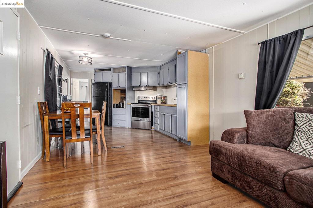 3301 Buchanan RD