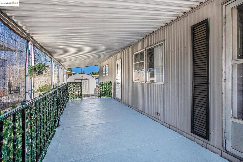3301 Buchanan RD