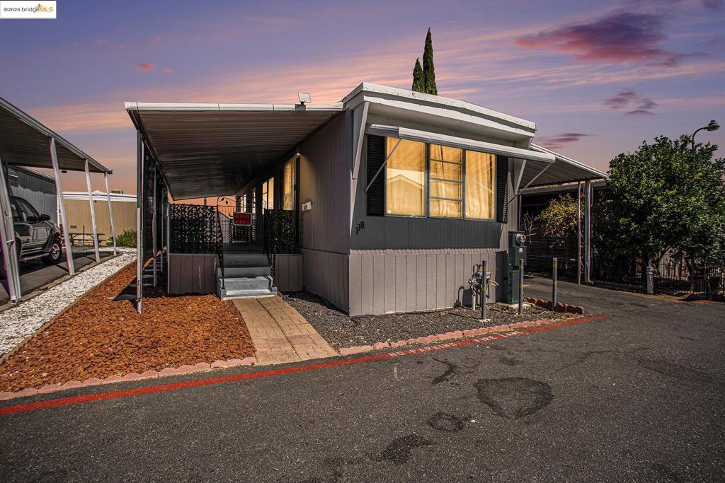 3301 Buchanan RD