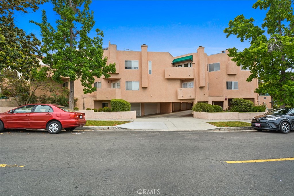 1158 W 11th Street J