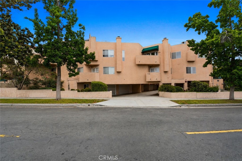 1158 W 11th Street J